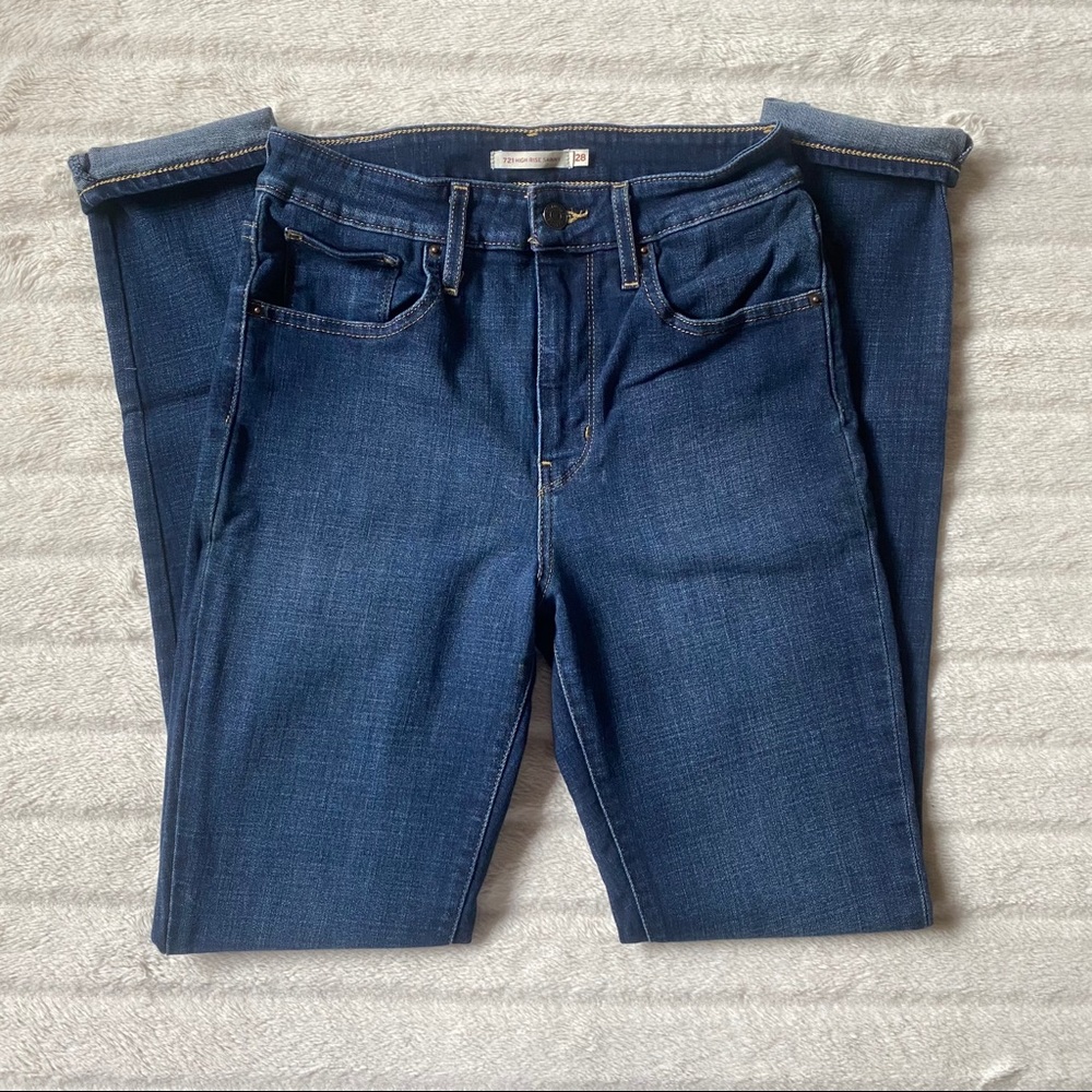 Levi’s High Rise Skinny’s - Picture 2 of 4
